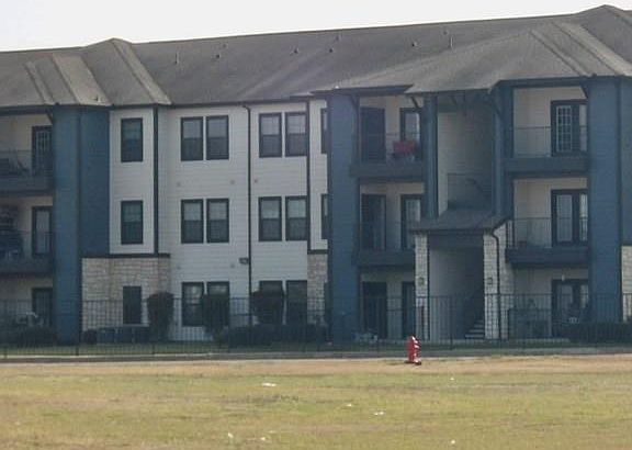 3rd image of 902 S Palm Court Dr #1