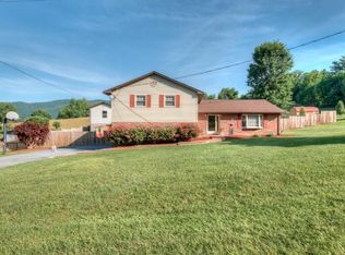 1306 Amber Dr, Johnson City, TN 37601