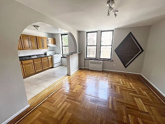 3rd image of 585 E 21st St #21