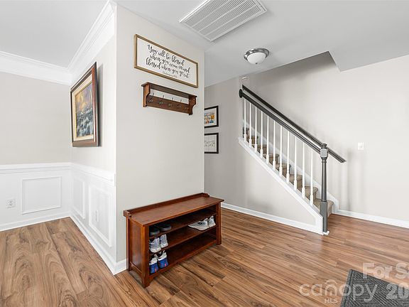 4th image of 1015 Sparrow Valley Way #121