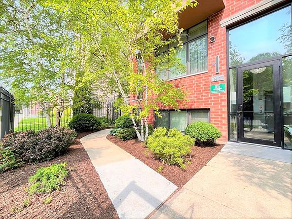 3rd image of 4417-19 S Indiana Ave #1S