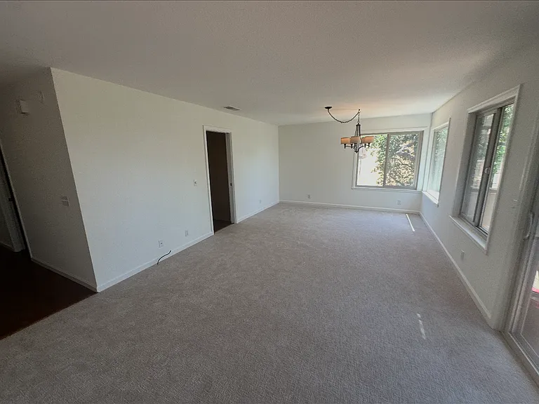 18 Columbine Ln — Photo 8