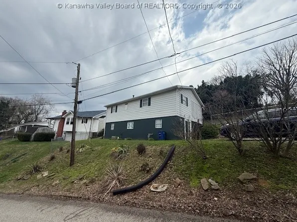 701 Cora St, Charleston, WV 25302