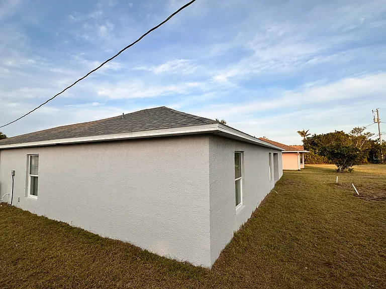 1820 SE 8th St — Photo 21
