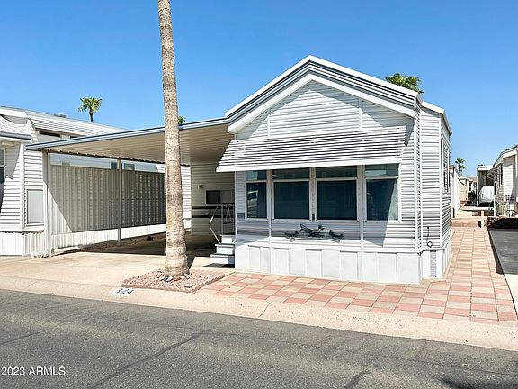 3rd image of 324 S EMERALD Drive