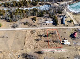 61 N Lakeview Dr, Pleasanton, KS 66075