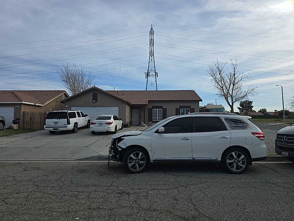 3rd image of 10795 Wakefield St E