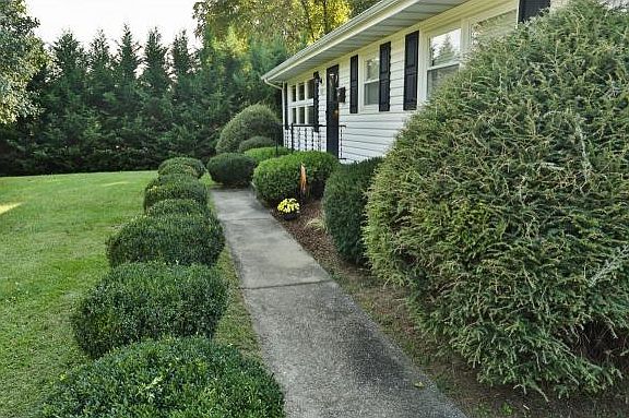 3rd image of 1224 Indian Hills Dr