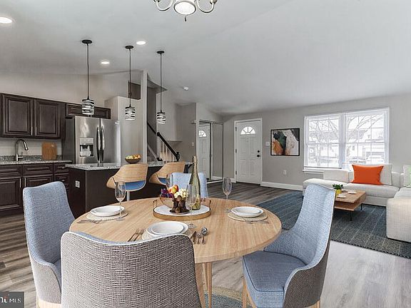 4th image of 609 Castlewood Pl