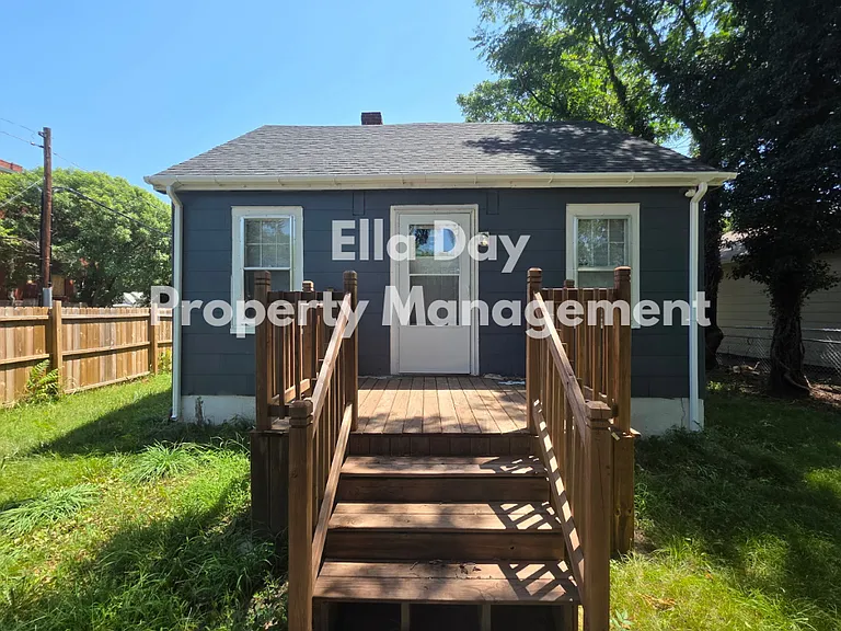 1002 S Topeka Ave — Photo 1