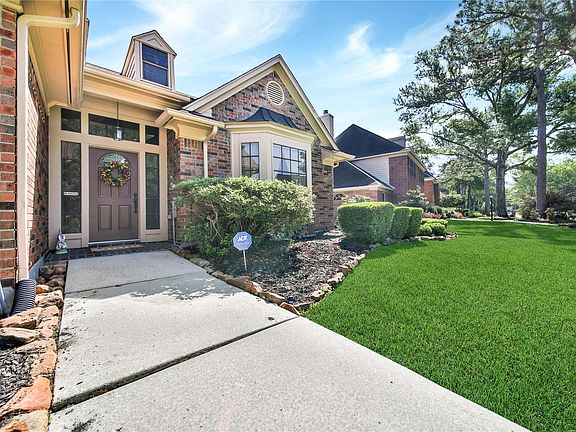 3rd image of 3110 Woodland View Dr