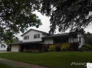 3426 Outer Dr, Hibbing, MN 55746