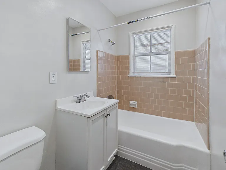 765 Temple Ave — Photo 10