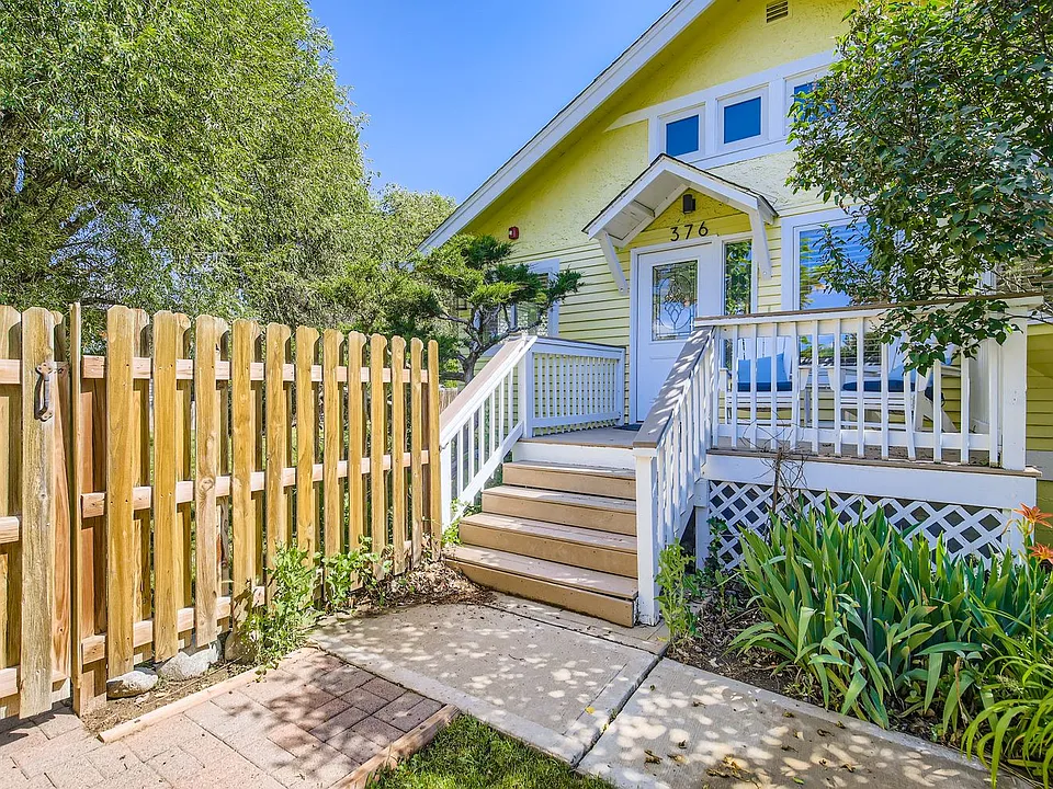 376 2nd Ave
