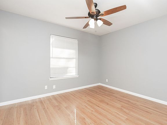 2nd image of 5836 Sloan Dr