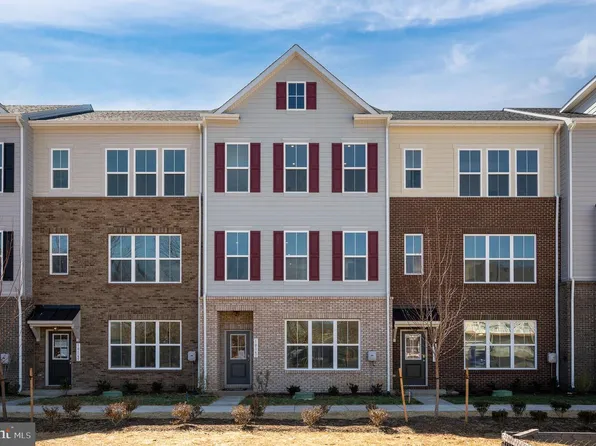 10161 Queens Way, Manassas, VA 20110