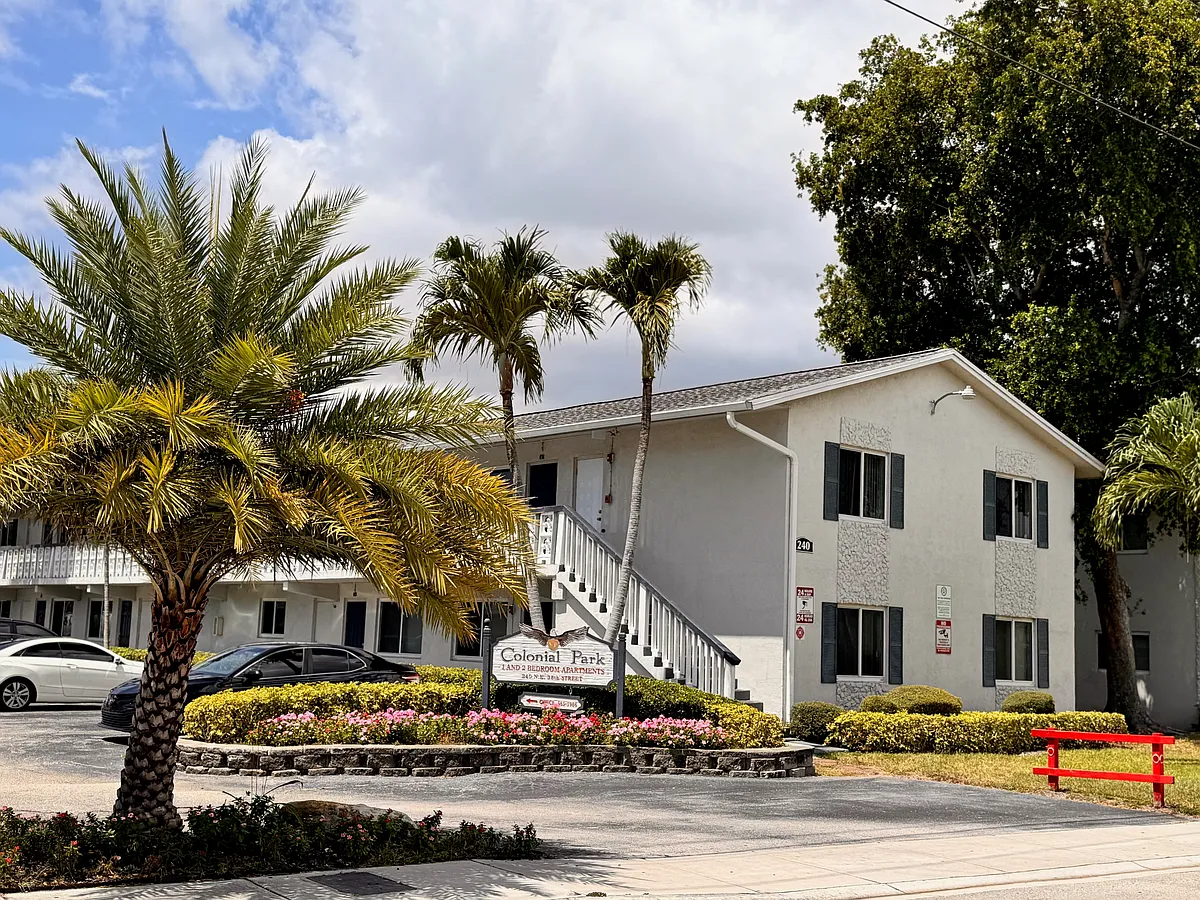 Building Photo - 250 NE 38th St