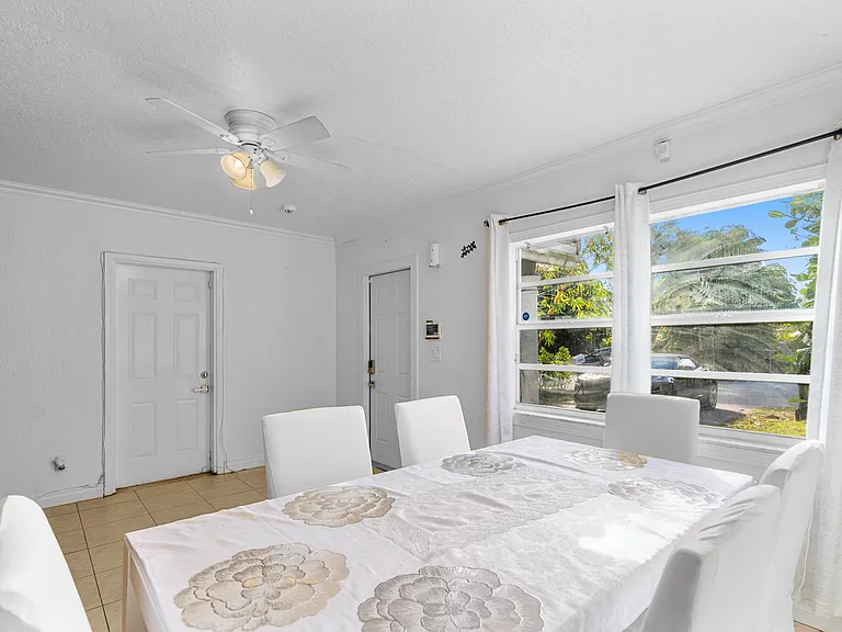 1404 NW 4th Ave — Photo 6