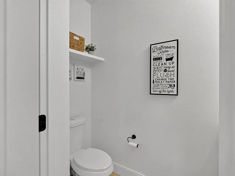 8810 41st Ave SW — Photo 18