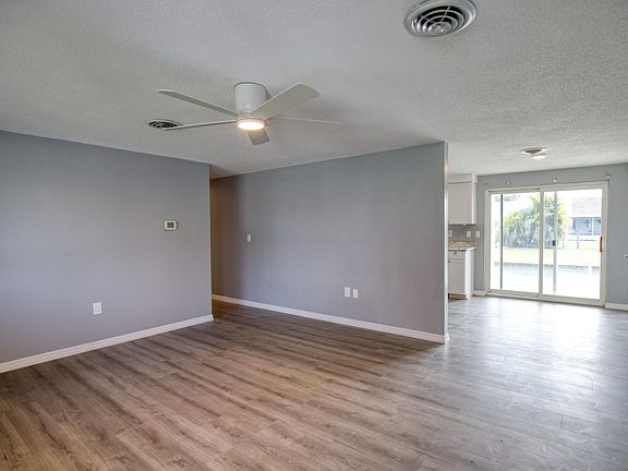 2nd image of 1099 Iowa Ave