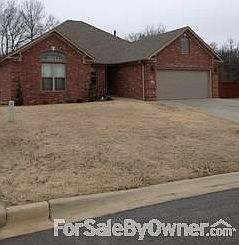 1st image of 3135 Gladstone Dr