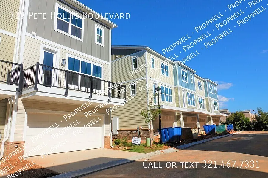 3 bed, 3.5 bath, 2050 sqft, $2,950 — Photo 3