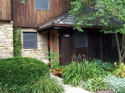 2386 E Winding Brook Cir photo 1