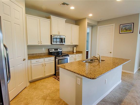 3rd image of 3252 Royal Gardens Ave