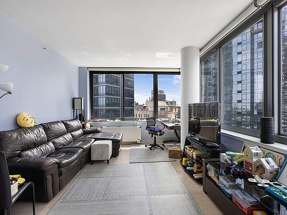3rd image of 230 Ashland Pl APT 16D