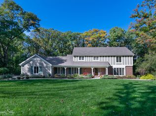 3117 Springbrook Rd, Crystal Lake, IL 60012