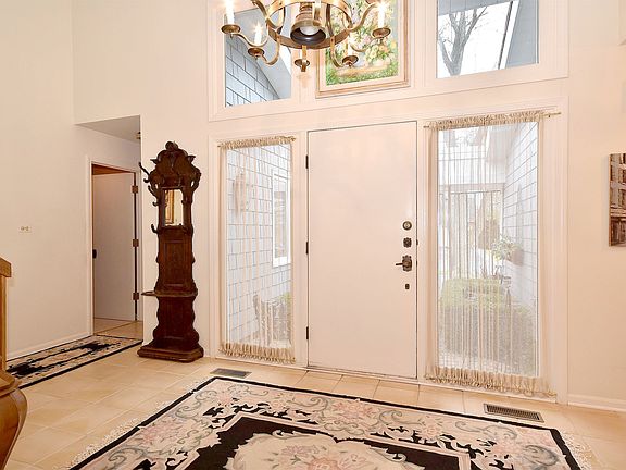 5th image of 55 Briarwood Ln
