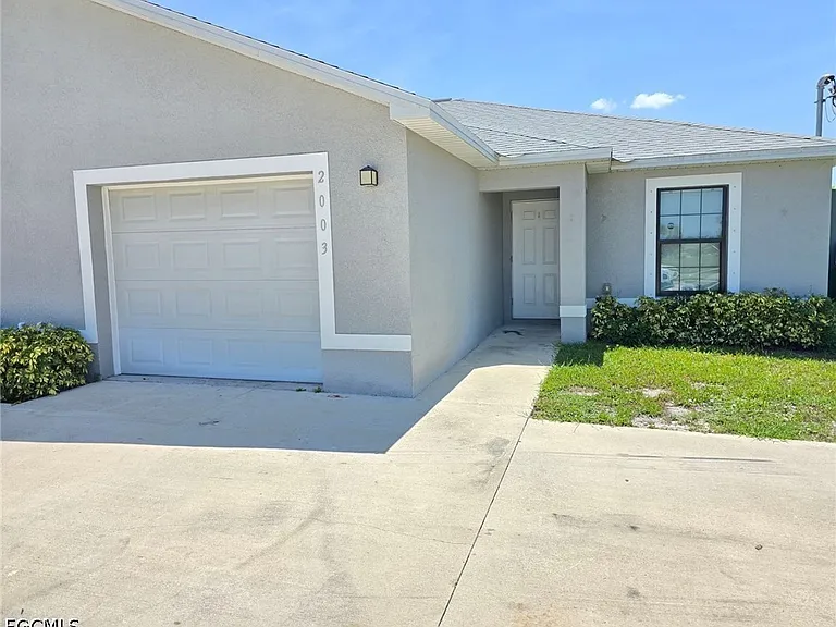 2003 Chiquita Blvd S — Photo 2