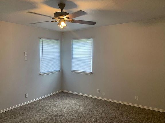 5th image of 554 Loraine Cir