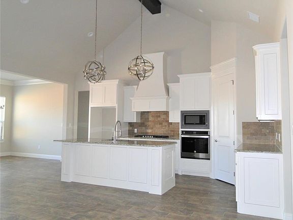 5th image of 212 Maverick Ct