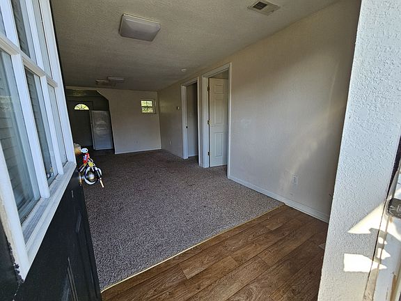 3rd image of 2072 W Lee Hwy APT B