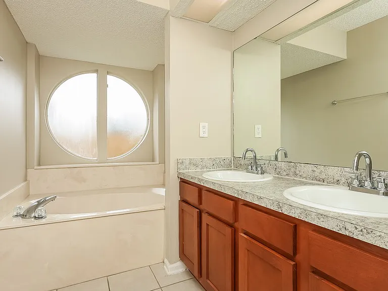 338 Wildberry Ct — Photo 11