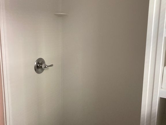 5th image of 906 Bedford Rd #2