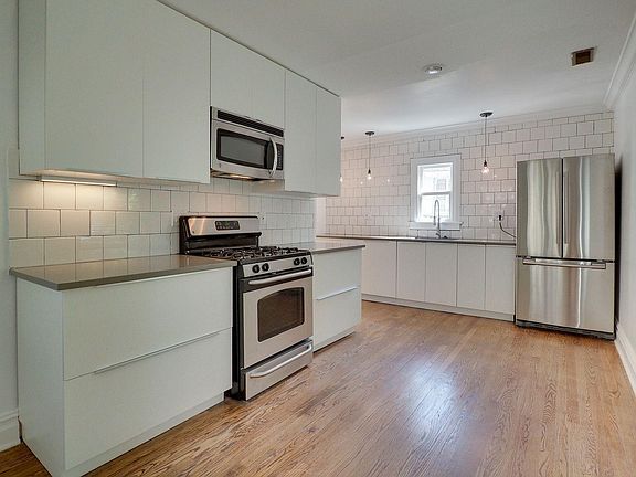 3rd image of 4606 Mercier St