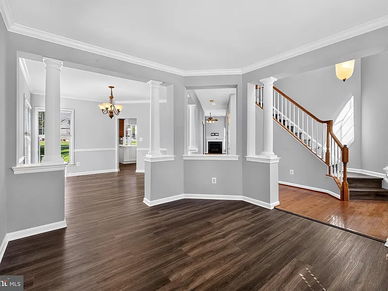 9036 Woodpecker Ct — Photo 8
