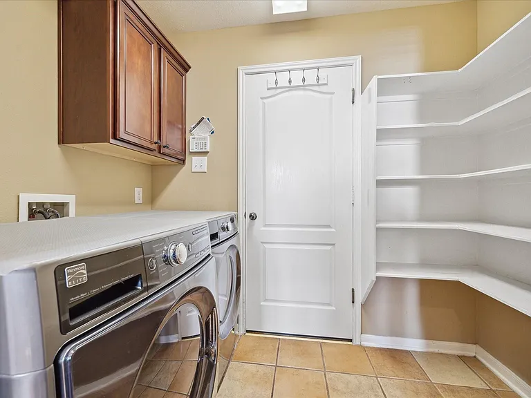 11215 Royce Palms Dr — Photo 21
