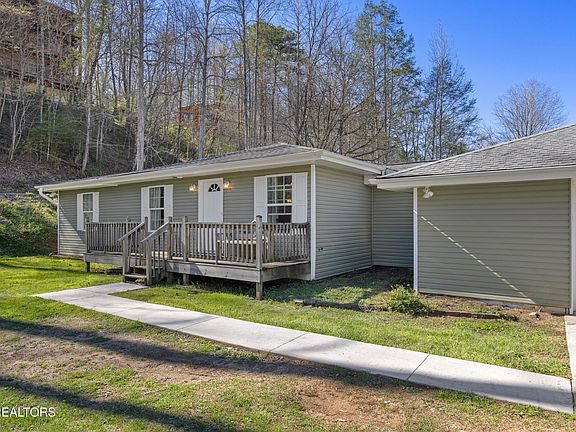 2nd image of 1189 Cole Ln