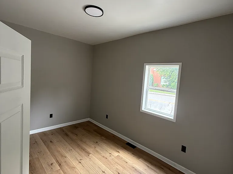 756 Henderson St — Photo 5