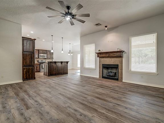 4th image of 876 Crooked Oak Cir