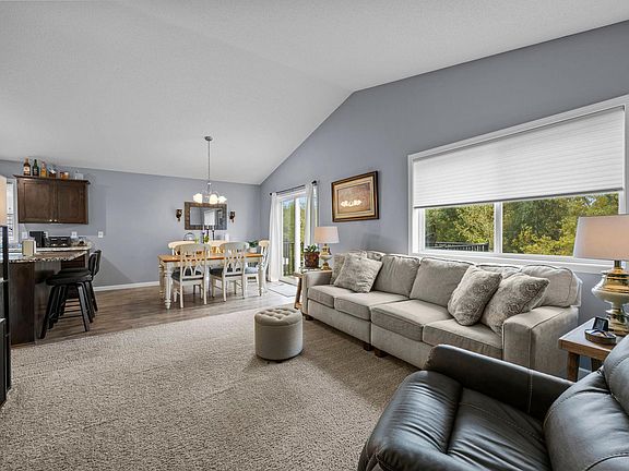 3rd image of 1007 Alexander Ct