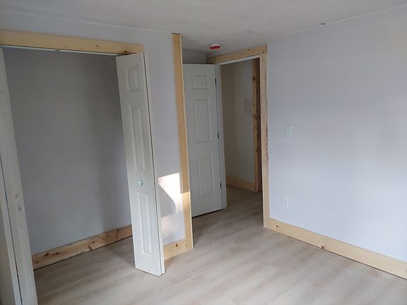 3rd image of 213 Magnolia Dr