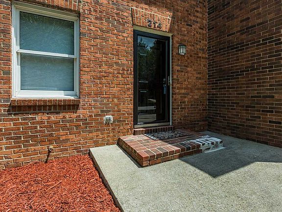 3rd image of 214 Lakeview Dr