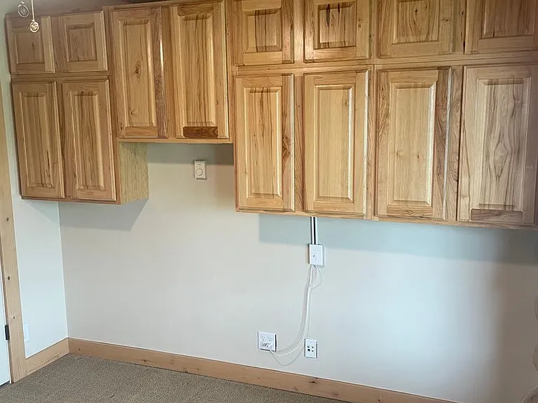 1084 E Moody Rd — Photo 14