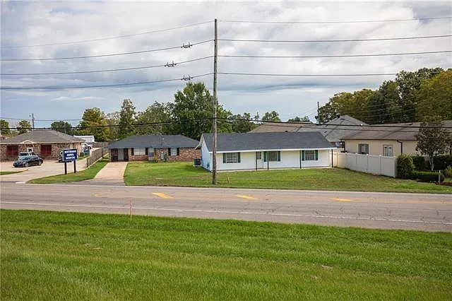 2 bed, 1.0 bath, 1087 sqft, $1,650 — Photo 3