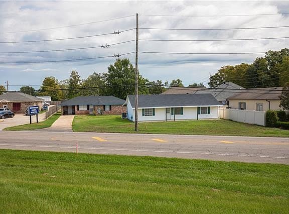 3rd image of 14064 River Rd
