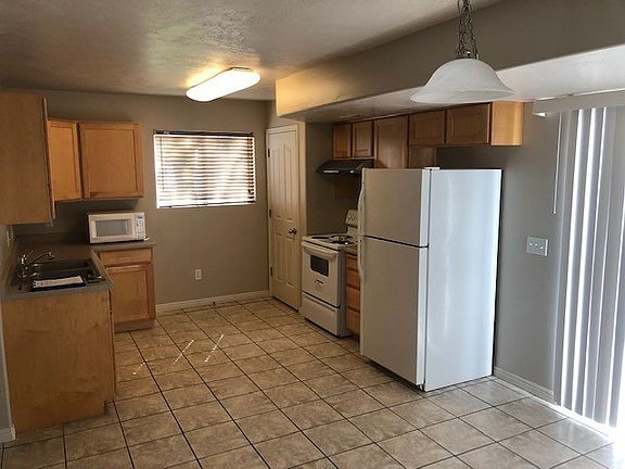 3rd image of 384 E Newsome Park Ln